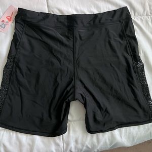 Swim shorts with side crochet detail